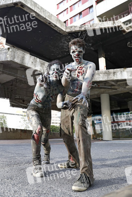 GEEK ART: Zombie-Apokalypse / Zombie Apocalypse Bodypainting