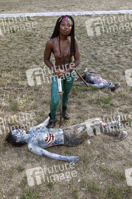 GEEK ART: Zombie-Apokalypse / Zombie Apocalypse Bodypainting