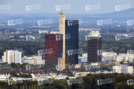 Deutsche-Welle-Hochhaus mit Deutschlandradio-Turm in Köln