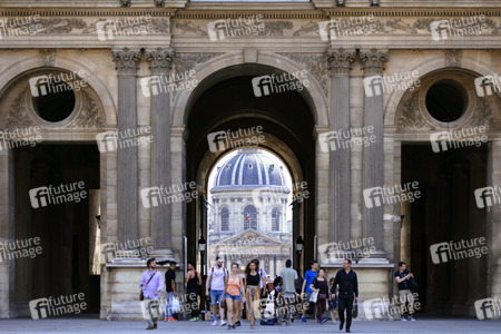Palais du Louvre in Paris
