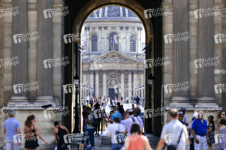 Palais du Louvre in Paris