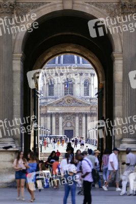 Palais du Louvre in Paris