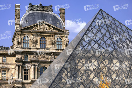 Palais du Louvre in Paris