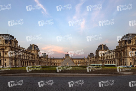 Palais du Louvre in Paris