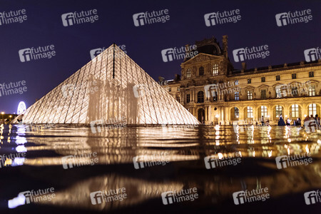 Palais du Louvre in Paris