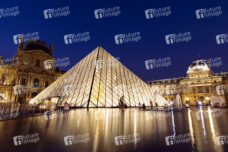 Palais du Louvre in Paris