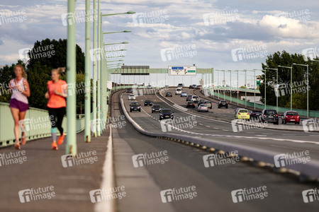 Symbolfoto Zoobrücke