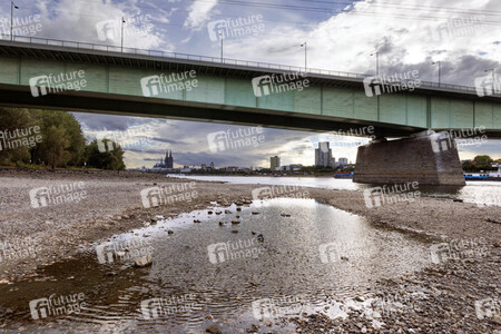 Symbolfoto Niedrigwasser