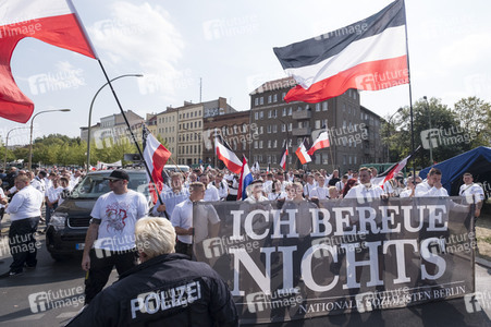 Neonazi-Aufmarsch und Gegendemonstration in Berlin