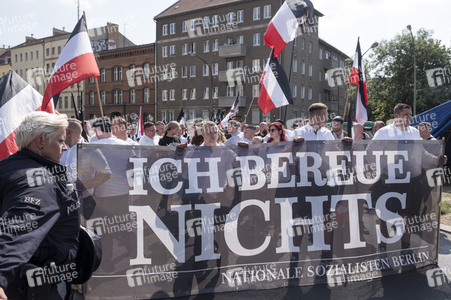 Neonazi-Aufmarsch und Gegendemonstration in Berlin