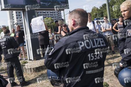 Neonazi-Aufmarsch und Gegendemonstration in Berlin