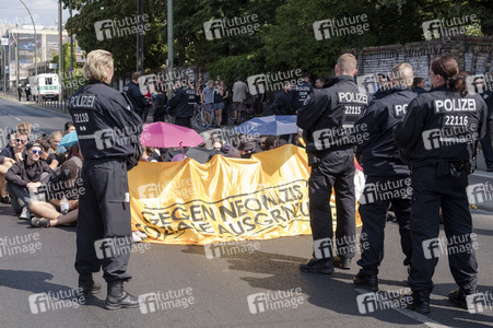 Neonazi-Aufmarsch und Gegendemonstration in Berlin