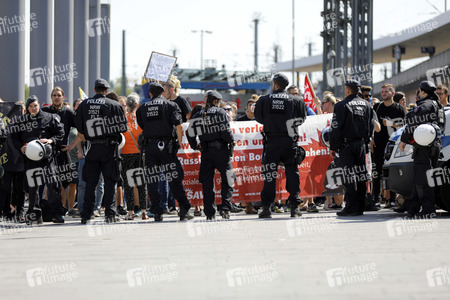 Symbolfoto Polizeikette