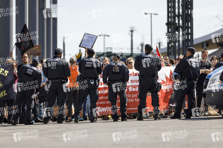Symbolfoto Polizeikette