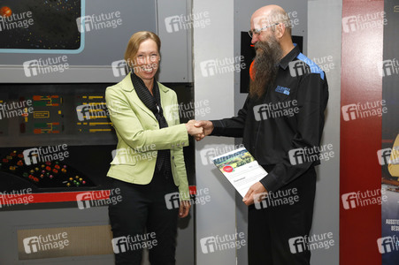 Übergabe von EU-Fördergeldern für Star Trek Museum in Bad Münder