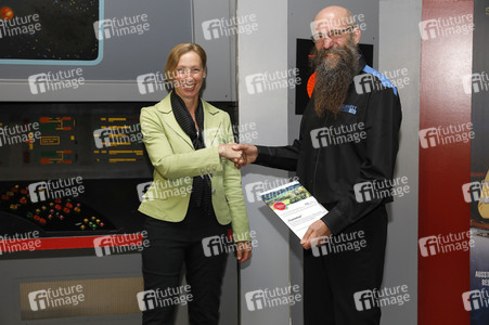 Übergabe von EU-Fördergeldern für Star Trek Museum in Bad Münder