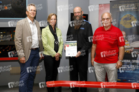 Übergabe von EU-Fördergeldern für Star Trek Museum in Bad Münder