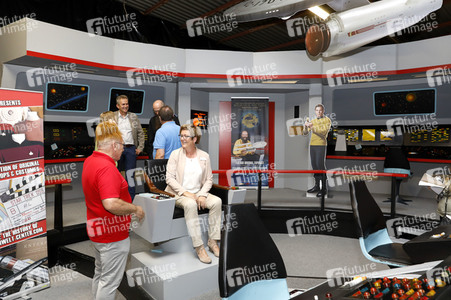 Übergabe von EU-Fördergeldern für Star Trek Museum in Bad Münder