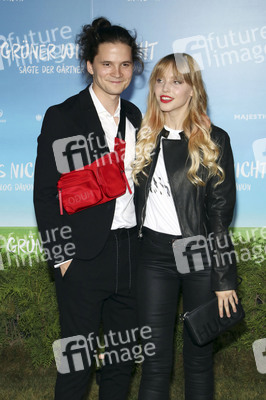 Filmpremiere 'Grüner wird's nicht, sagte der Gärtner und flog davon' in Berlin