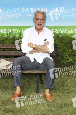 Filmpremiere 'Grüner wird's nicht, sagte der Gärtner und flog davon' in Berlin