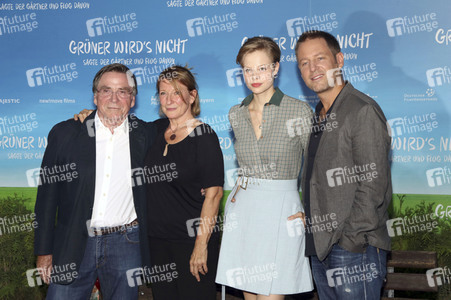 Filmpremiere 'Grüner wird's nicht, sagte der Gärtner und flog davon' in Berlin