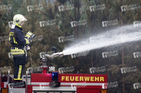 Waldbrandbekämpfung bei Treuenbrietzen