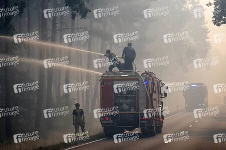 Waldbrandbekämpfung bei Treuenbrietzen