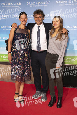 Filmpremiere 'Grüner wird's nicht, sagte der Gärtner und flog davon' in München