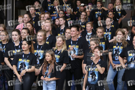 Weltrekordversuch 'Die größte Michael Jackson-Choreografie-Tanzstunde' in Berlin