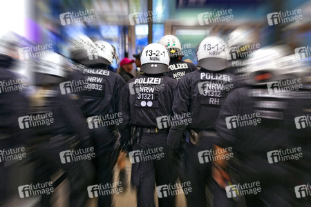 Symbolfoto Polizei-Überstunden