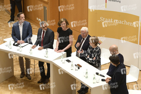 Podiumsdiskussion mit Frank-Walter Steinmeier in Brühl