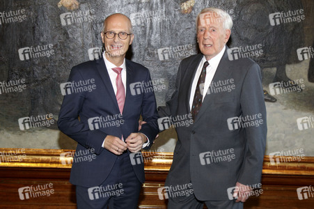 90. Geburtstag des ehemaligen Bürgermeisters Klaus von Dohnanyi in Hamburg