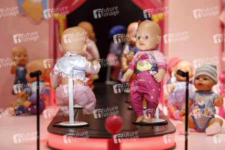 Baby Annabell Geburtstag mit Daniela Katzenberger in Köln