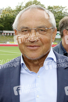 Benefiz-Fußballspiel 'Kicken mit Herz' 2018 in Hamburg