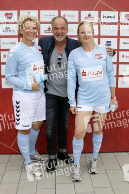 Benefiz-Fußballspiel 'Kicken mit Herz' 2018 in Hamburg