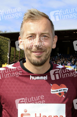 Benefiz-Fußballspiel 'Kicken mit Herz' 2018 in Hamburg