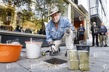 Verlegung der Stolpersteine in Köln