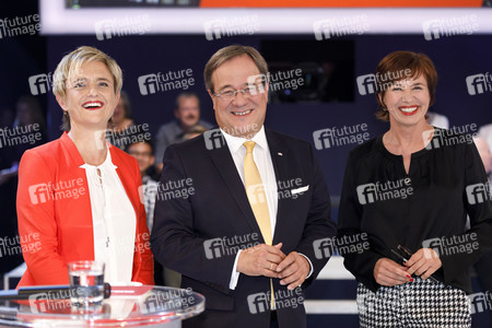 TV-Sendung 'WDR Arena - Ein Jahr Regierung Laschet' in Köln