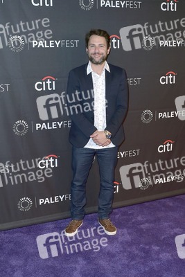 Serienscreening 'The Cool Kids' in Beverly Hills