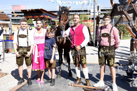 Eröffnung von Equilaland in München