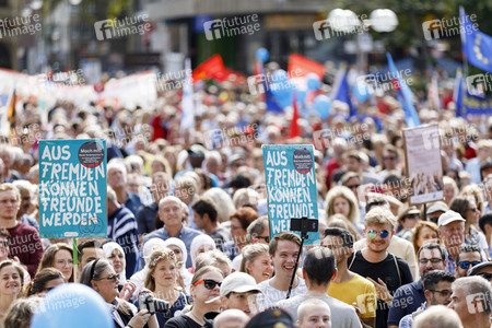 Demo 'Köln zeigt Haltung' in Köln