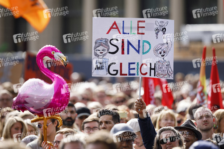 Demo 'Köln zeigt Haltung' in Köln