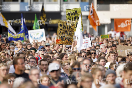 Demo 'Köln zeigt Haltung' in Köln