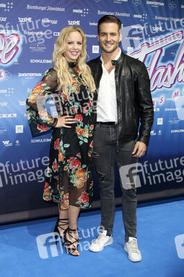Premiere 'Flashdance - Das Musical' in Hamburg