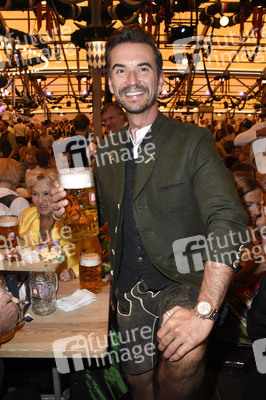 Im Schottenhamel Festzelt bei der Eröffnung vom Oktoberfest 2018 in München