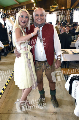 Im Volkssängerzelt bei der Eröffnung vom Oktoberfest 2018 in München
