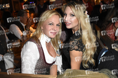 In Käfers Wiesn-Schänke bei der Eröffnung vom Oktoberfest 2018 in München