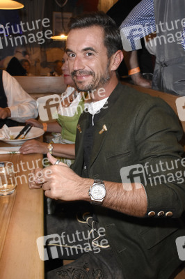 In Kufflers Weinzelt bei der Eröffnung vom Oktoberfest 2018 in München