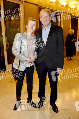 Theaterpremiere 'Willkommen bei den Hartmanns' in Berlin