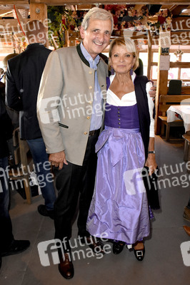 In Käfers Wiesn-Schänke beim Oktoberfest 2018 in München